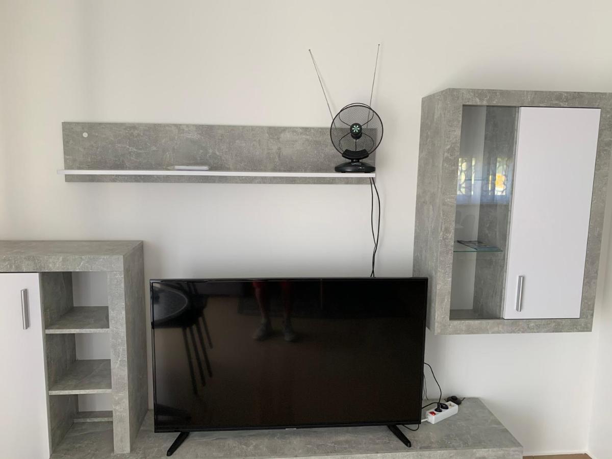 Apartman Ki Apartment Пула Екстериор снимка