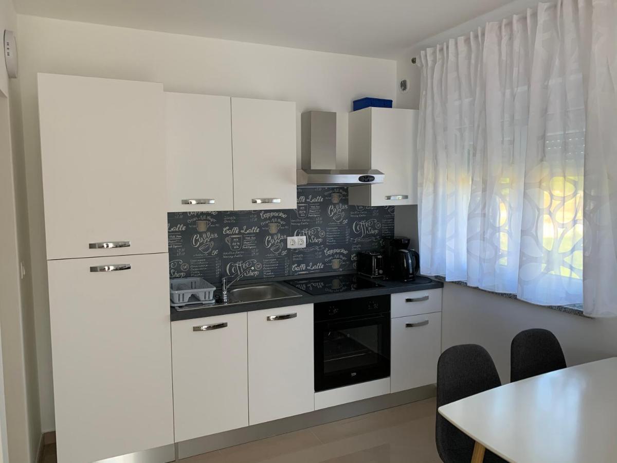Apartman Ki Apartment Пула Екстериор снимка