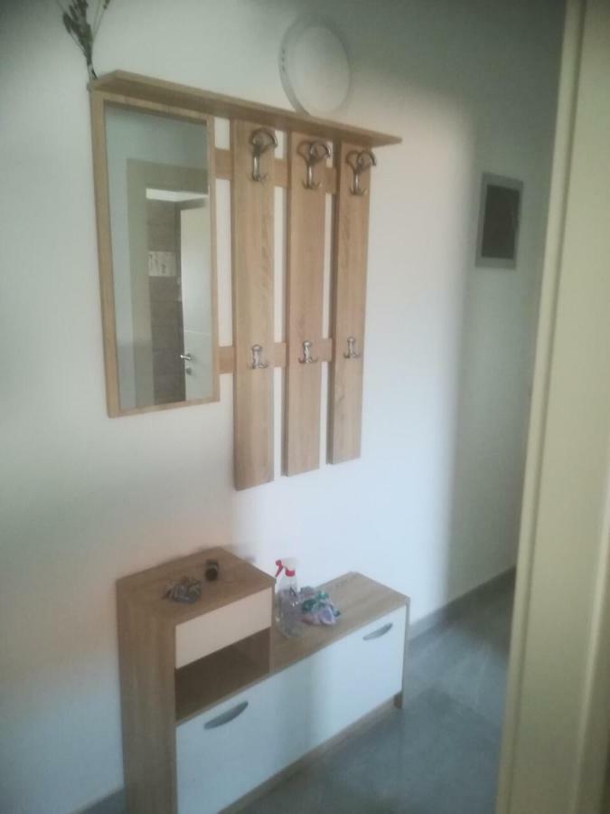 Apartman Ki Apartment Пула Екстериор снимка