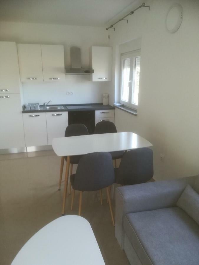 Apartman Ki Apartment Пула Екстериор снимка